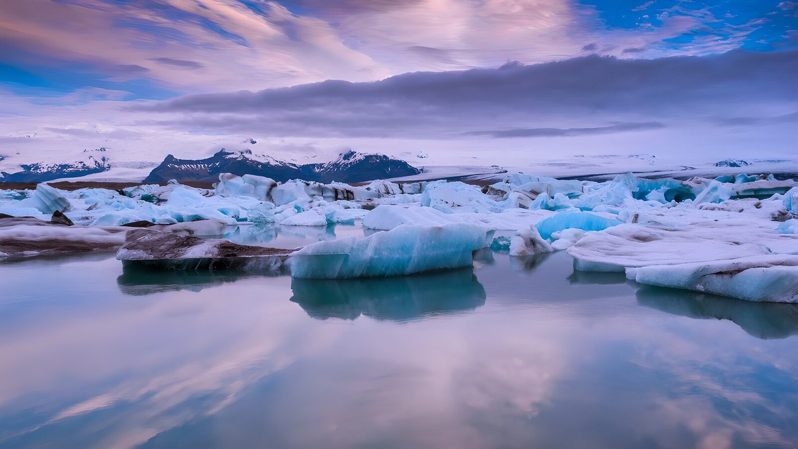 TPFR70105: Glacier majestueux à l'aube en Islande